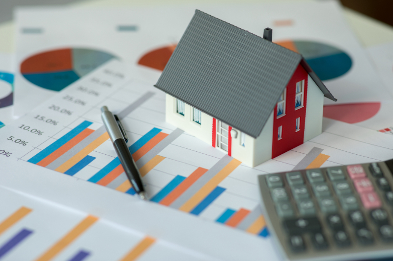 Mini house on charts