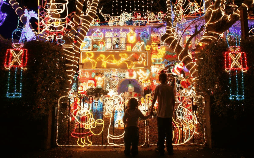 Best Christmas Lights Near Phoexniville